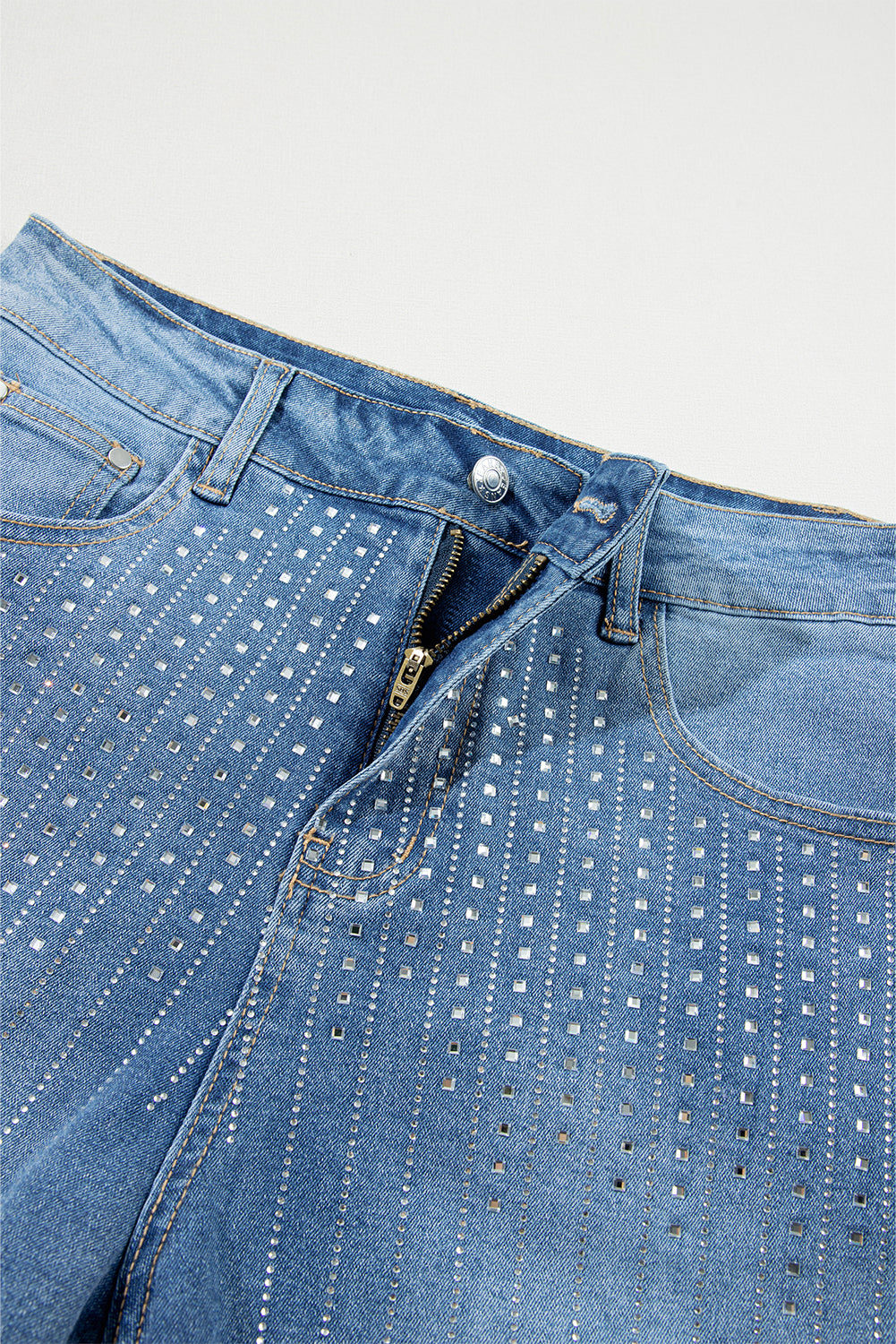 Pantaloncini di jeans abbelliti di strass blu di Ashleigh