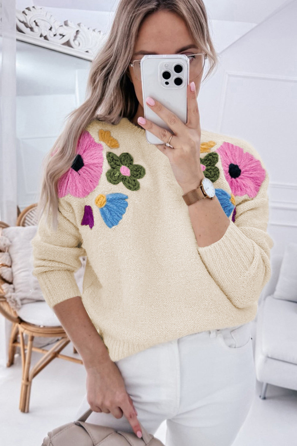 Pull tricoté beige à bords côtelés à motif de fleurs