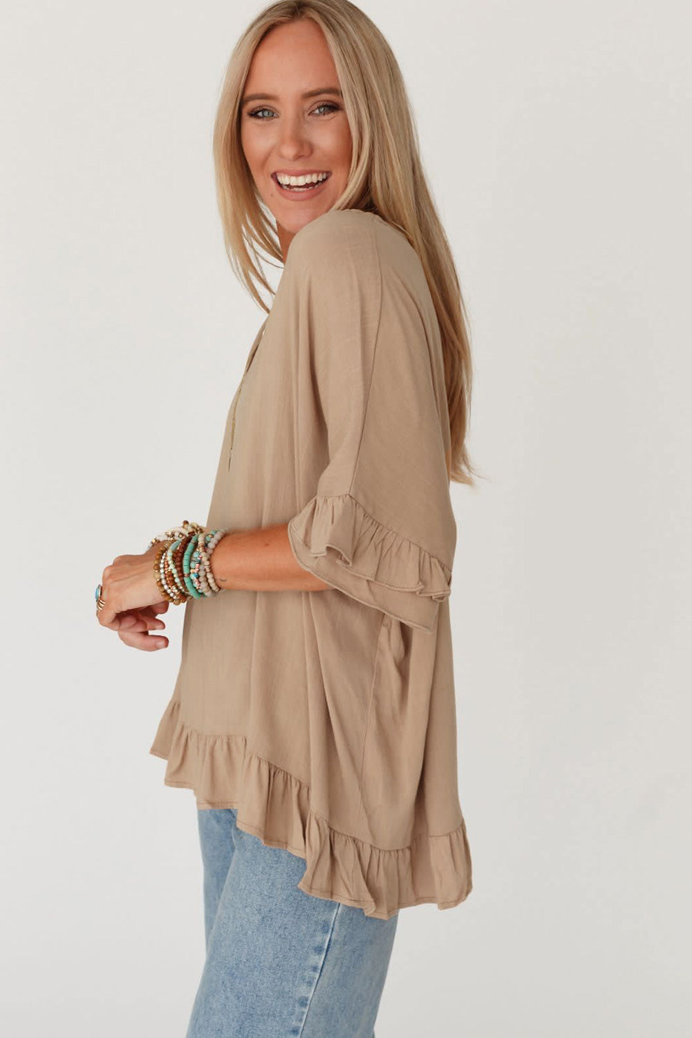 Light French beige lâche en V Ruffled Clouse