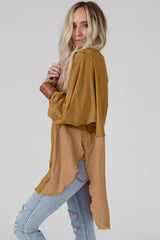 Blouse surdimensionnée haute et basse à ourlet brut et épissure froissée camel-A WOMAN WE LOVE