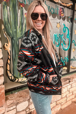 Chaqueta negra con collar con cremallera Aztec