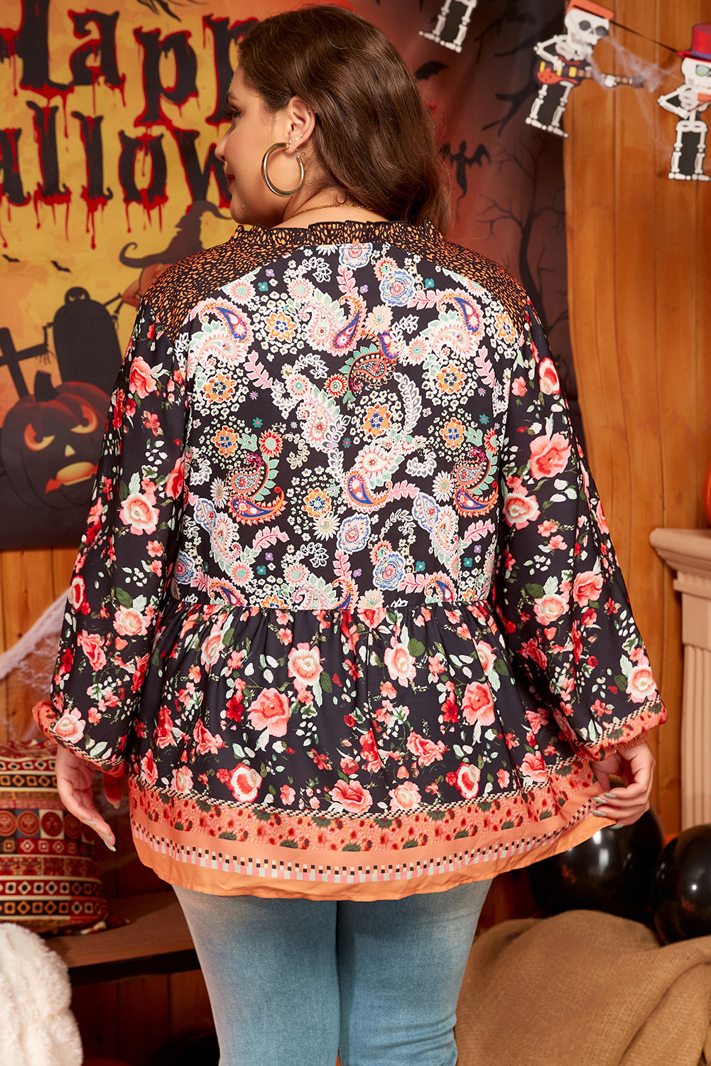 Chemisier noir à manches bouffantes et col en V imprimé floral Paisley de grande taille-A WOMAN WE LOVE
