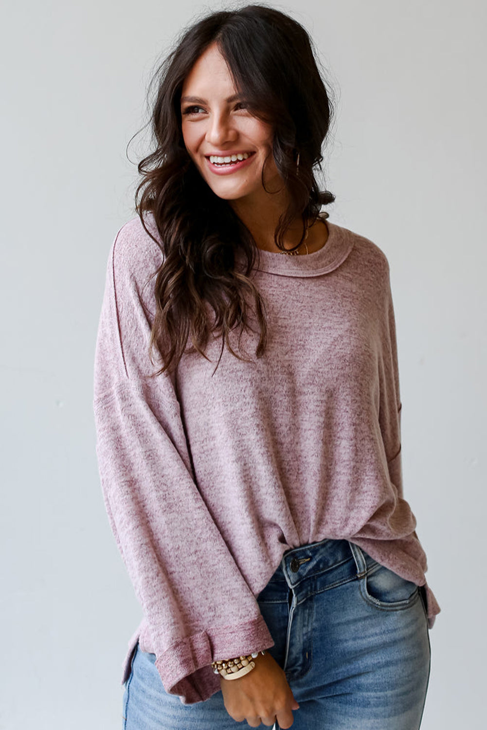 Camiseta con mangas largas y anchas, pétalo de orquídea, costura expuesta, hombros que caen