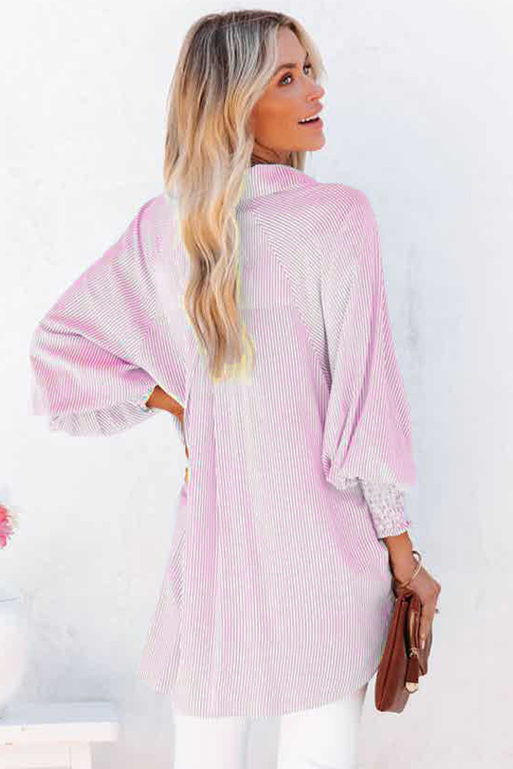 Chemise boyfriend rayée rose à revers et smocks avec poche