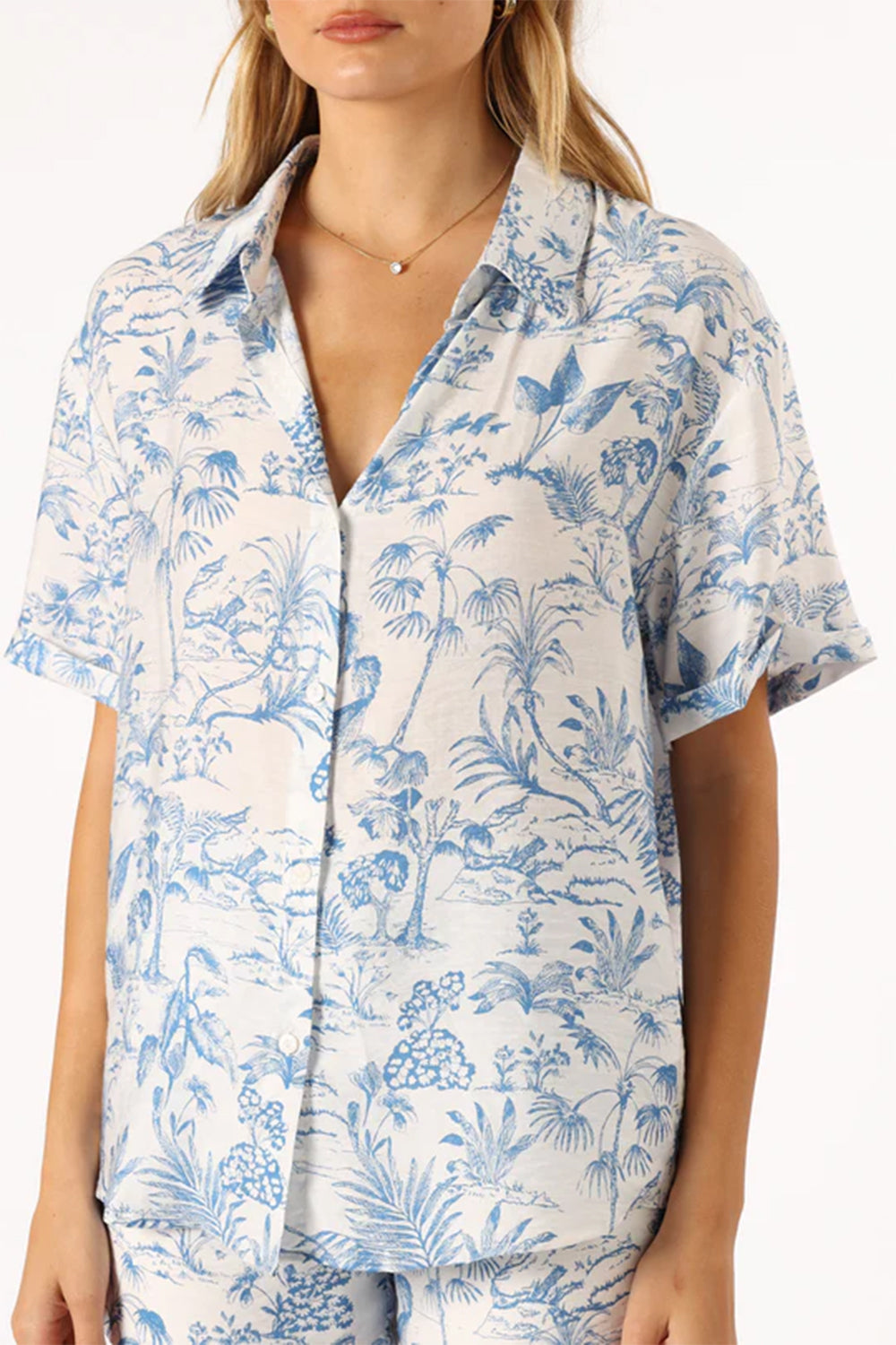 Ensemble chemise à manches courtes et short à fleurs bleu ciel-A WOMAN WE LOVE