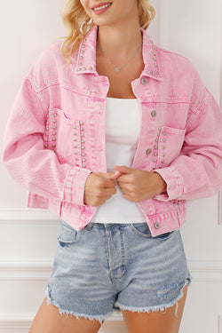 Chaqueta de mezclilla rosa con bolsillos y remaches con tachuelas