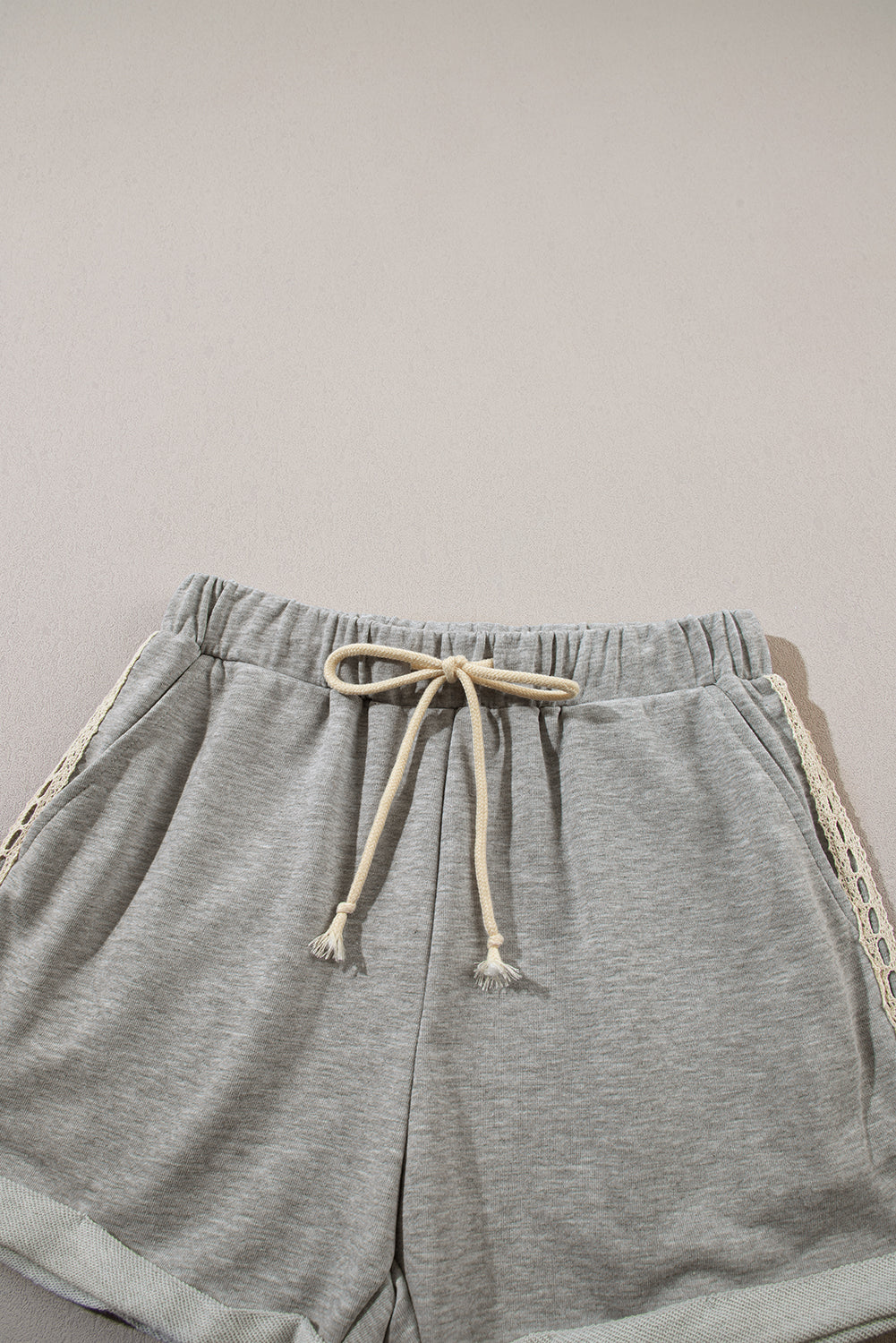 Sweat à capuche et shorts sans manches gris