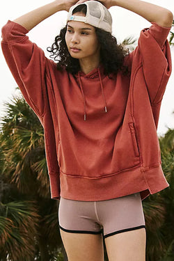 Ample hooded sweatshirt with tightening cord and drooping shoulder pockets Red Clay