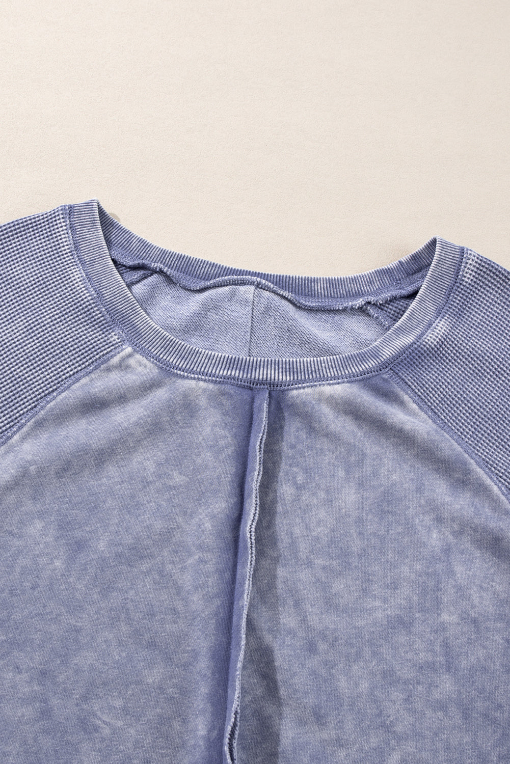 Sweat-shirt patchwork à manches raglan en tricot gaufré uni bleu voile