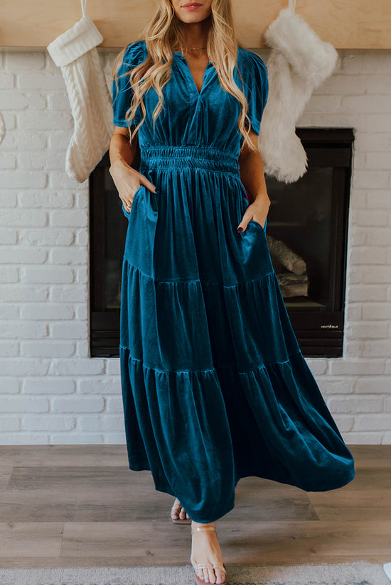 Robe longue en velours bleu de Prusse à manches courtes et taille froncée à plusieurs niveaux