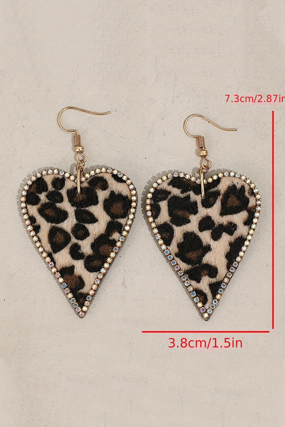 Boucles d'oreilles en forme de coeur à imprimé léopard avec bord en strass multicolore