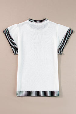 White knitted knitted with bat handles and round neck with contrasting border