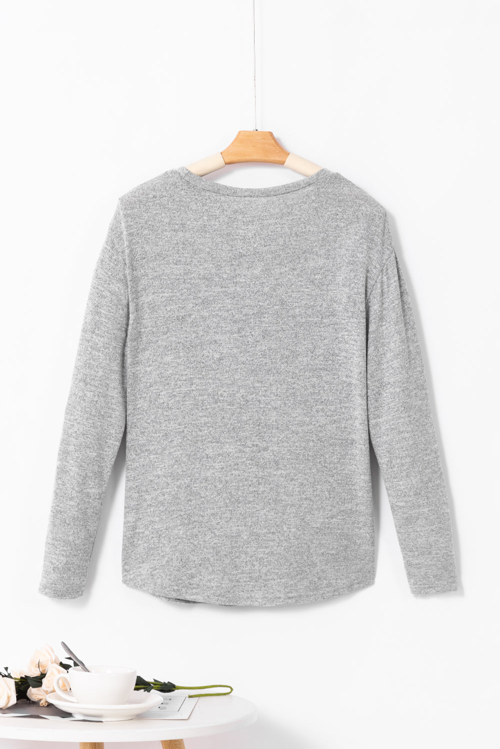 Gray knitting top with round neck *