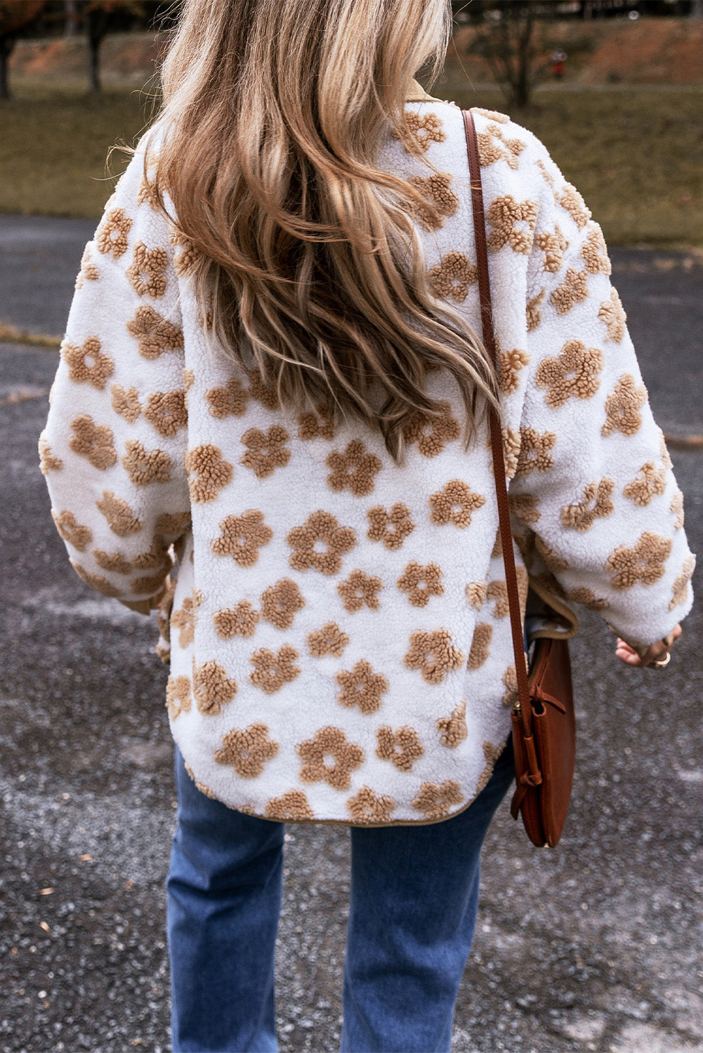 Veste polaire boutonnée à joli motif fleuri beige clair