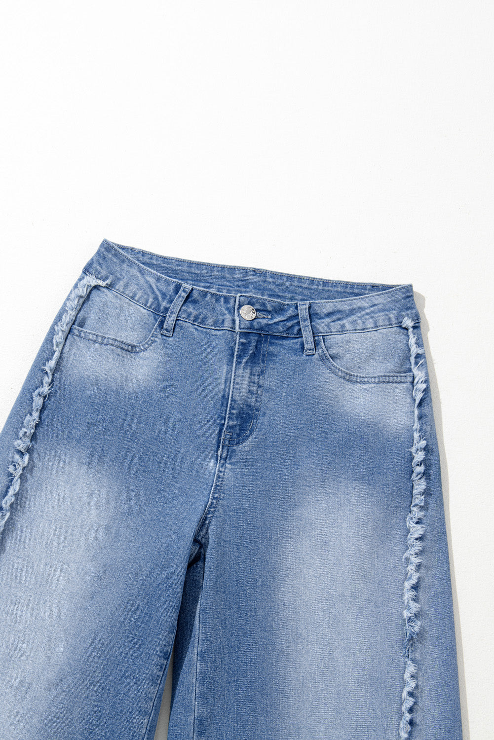 Jean évasé à ourlet brut avec coutures vintage Beau Blue