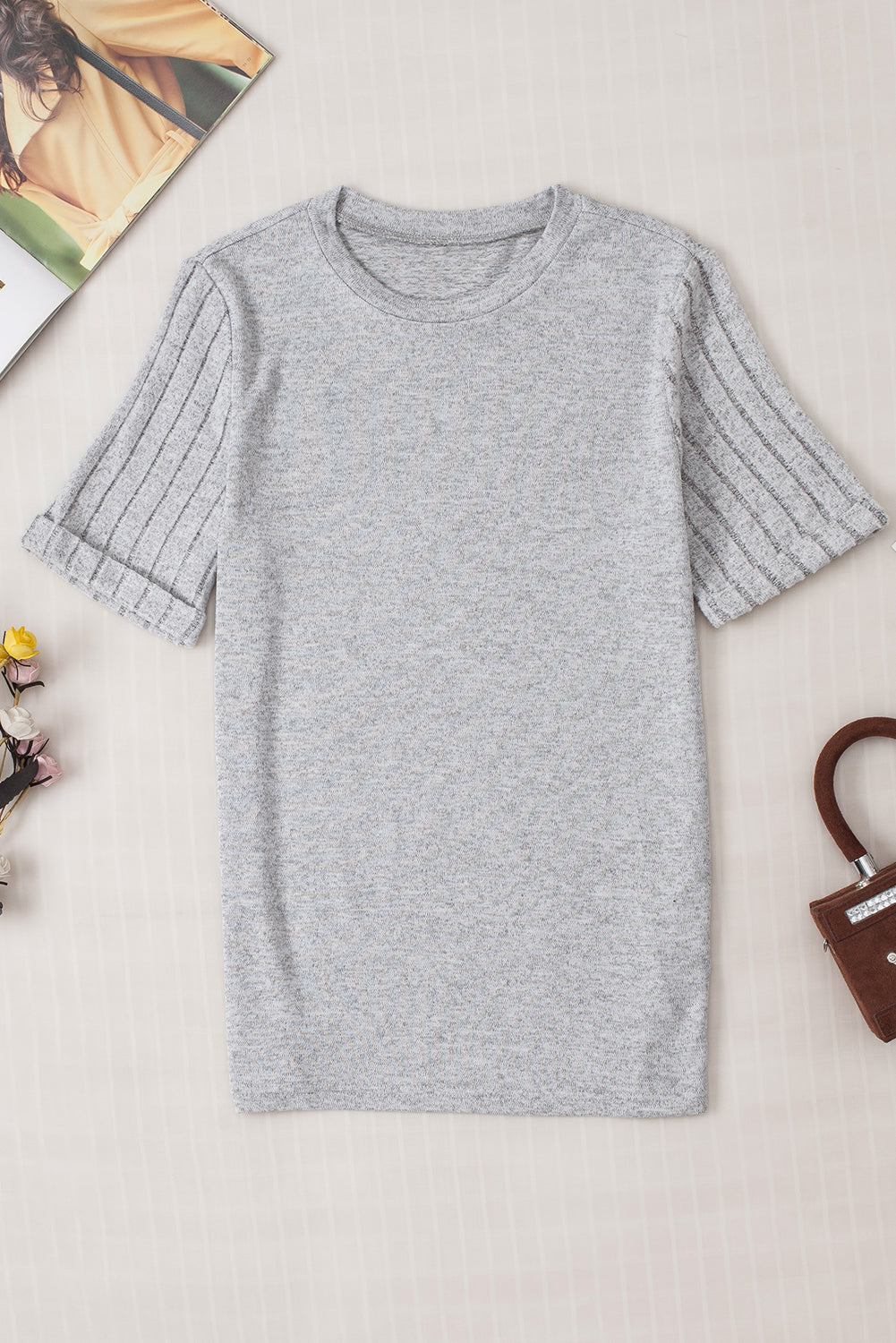 T-shirt gris à manches et col rond *
