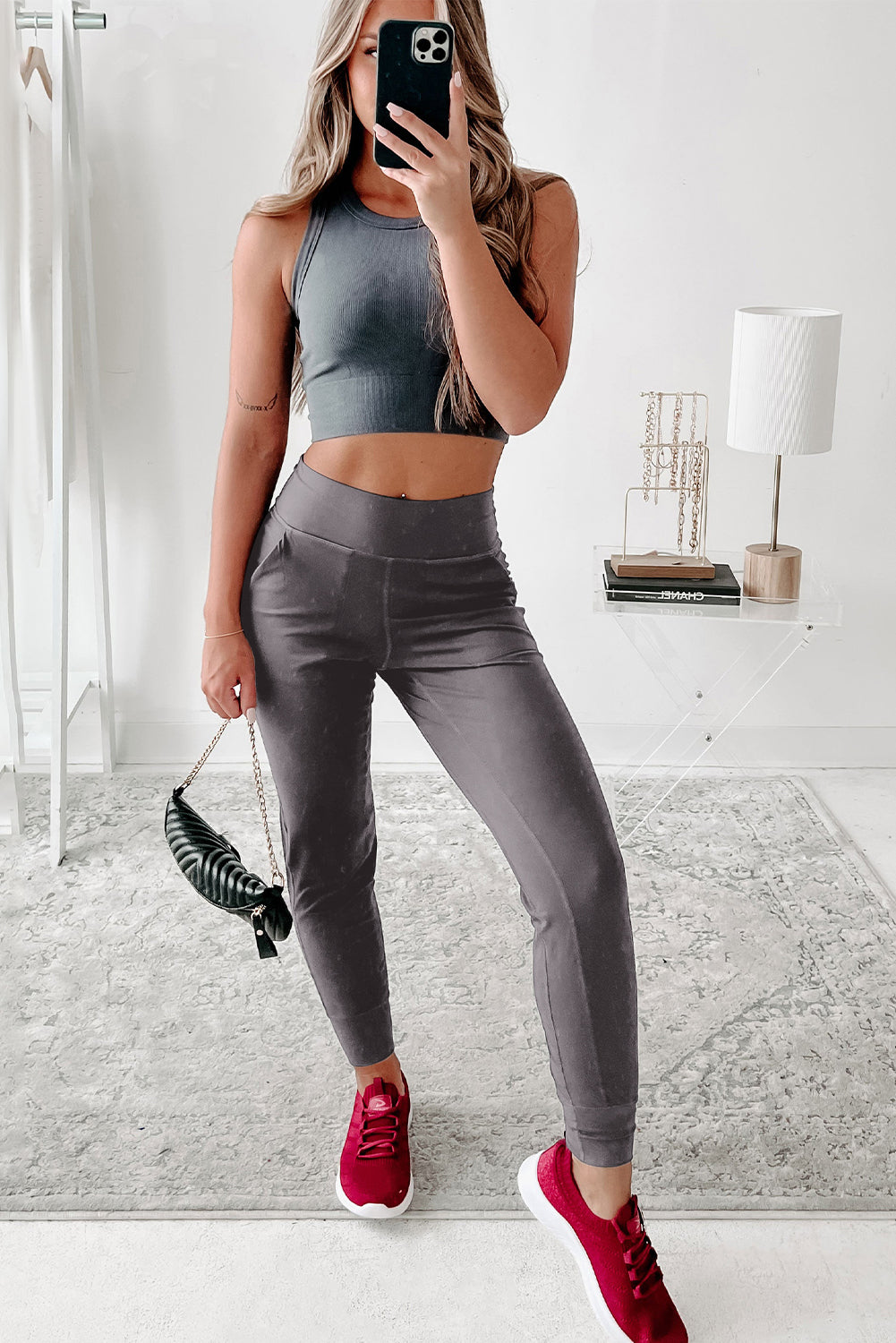 Pantalon de jogging taille haute avec poches et coutures apparentes gris moyen