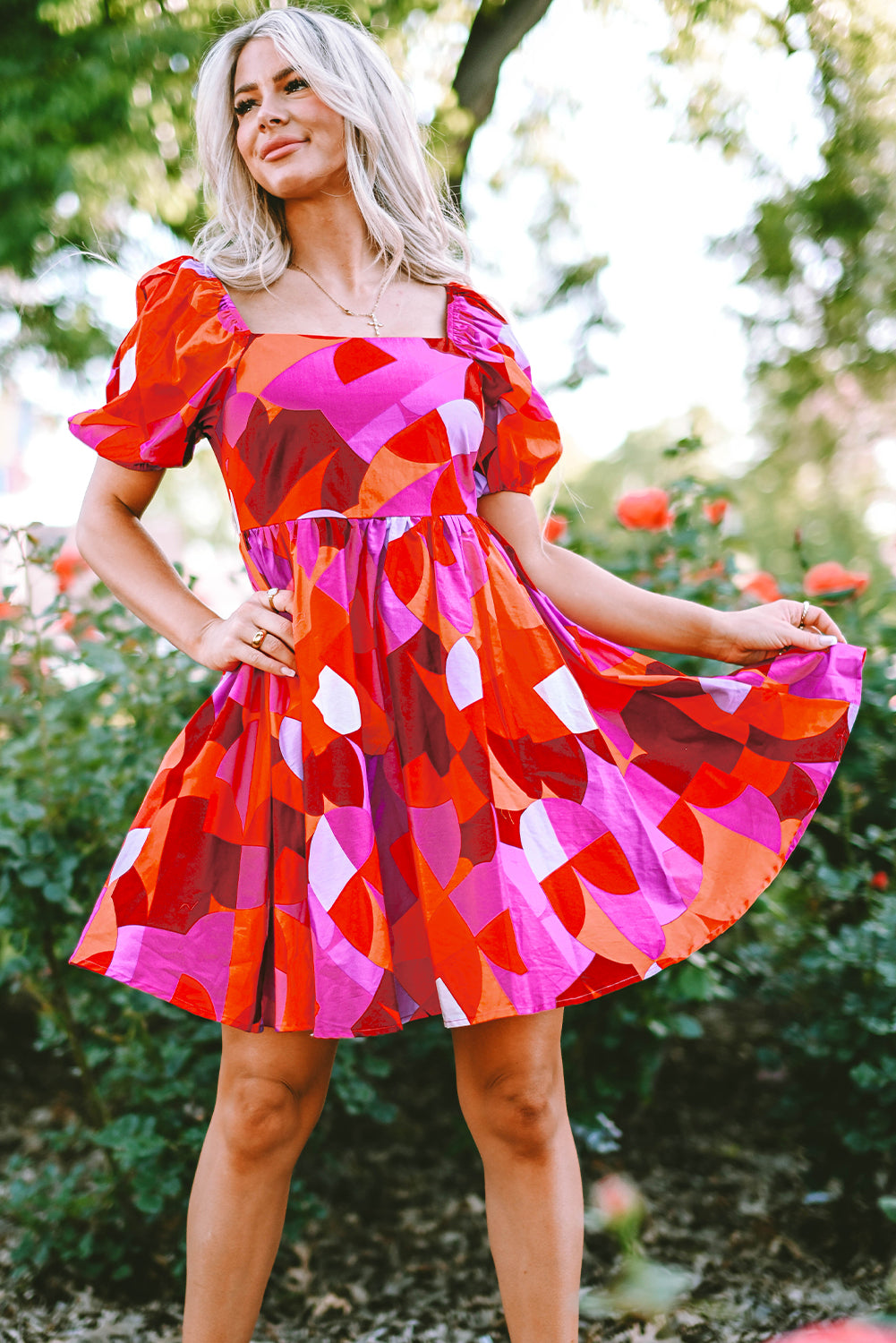 Robe à manches bouffées à col carré rouge