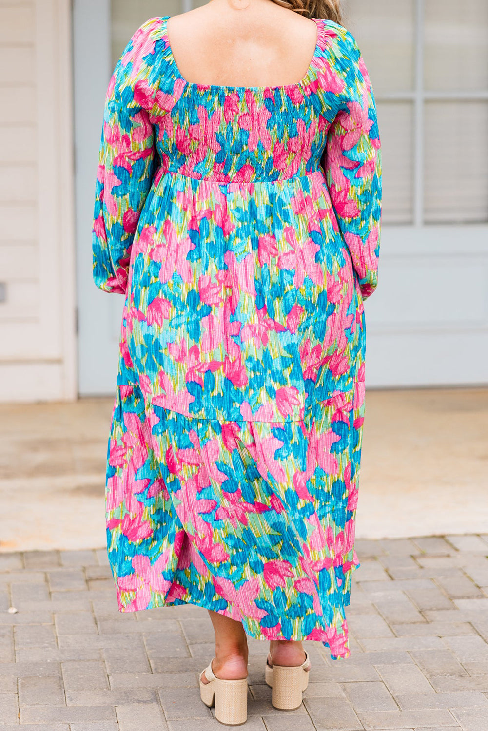 Robe longue à imprimé floral et col carré froncé de grande taille bleu ciel