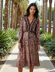 Midi dress with floral print split on the front *