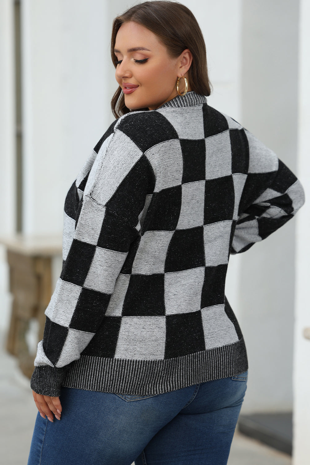 Cardigan noir à carreaux et épaules tombantes boutonné à col en V-A WOMAN WE LOVE