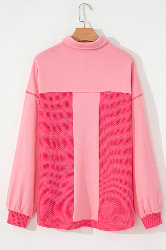 Loose-fitting buttoned jacket in two-tone contrasting waffle knit with peach blossoms