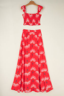 High short -frowned short with bare shoulders and long split spray skirt with red flower