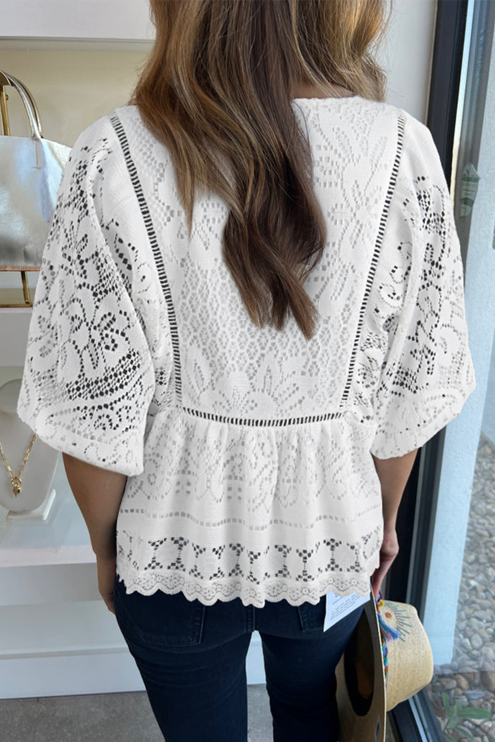 Crochet de encaje blanco hemorra de vieira hueco v blusa para el cuello