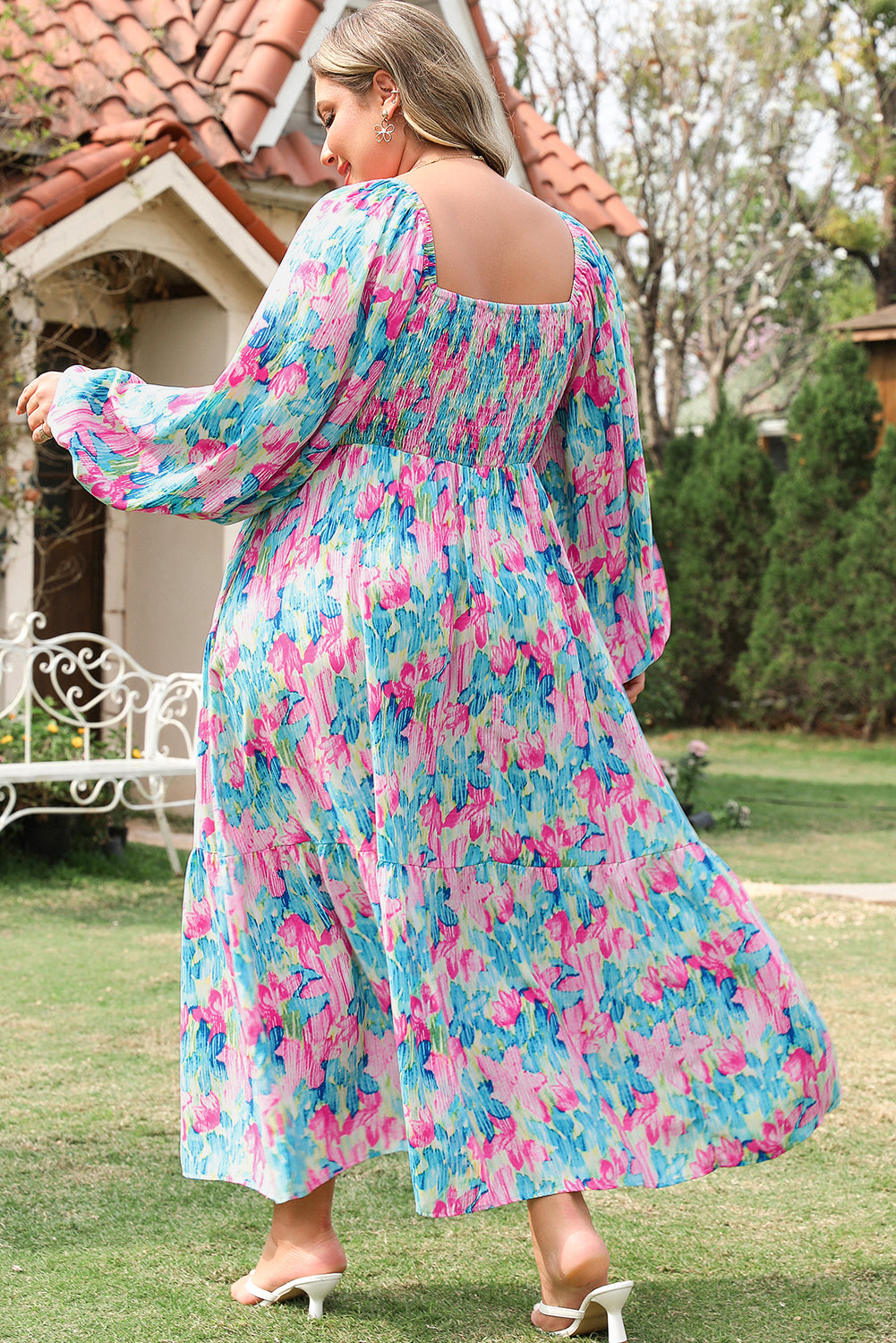 Robe longue à imprimé floral et col carré froncé de grande taille bleu ciel