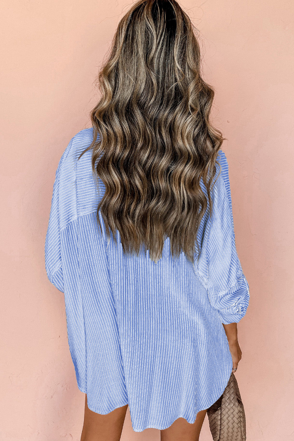 Chemise longue à poches et manches retroussées à rayures bleu ciel