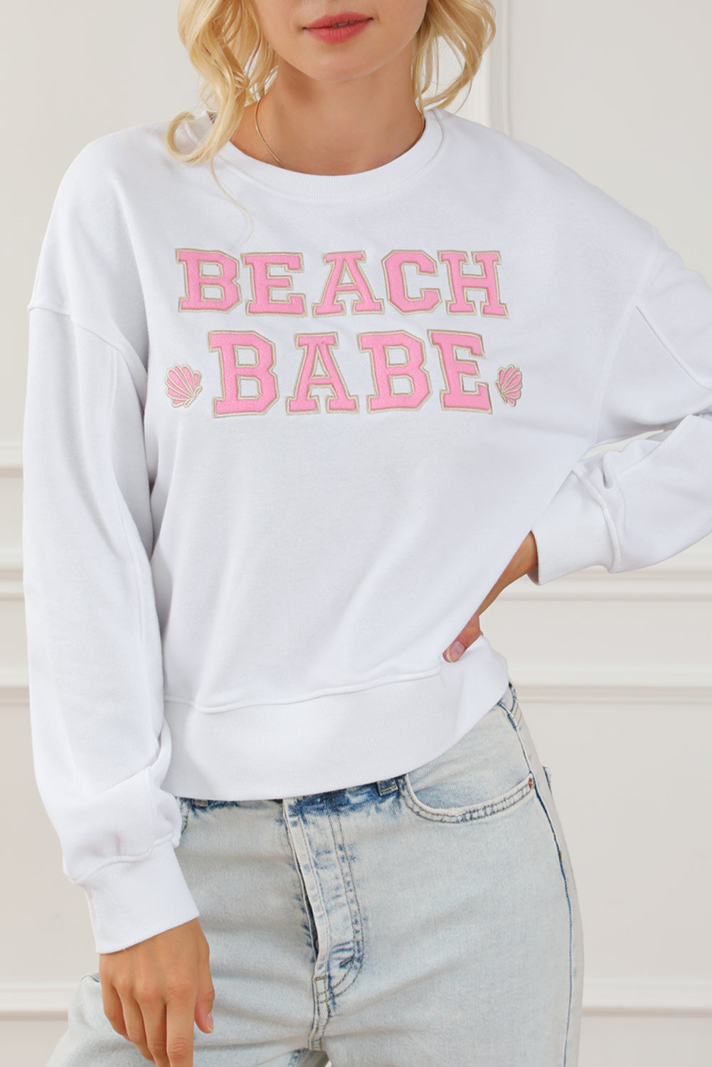 Sweat-shirt décontracté graphique de slogan de la plage blanc