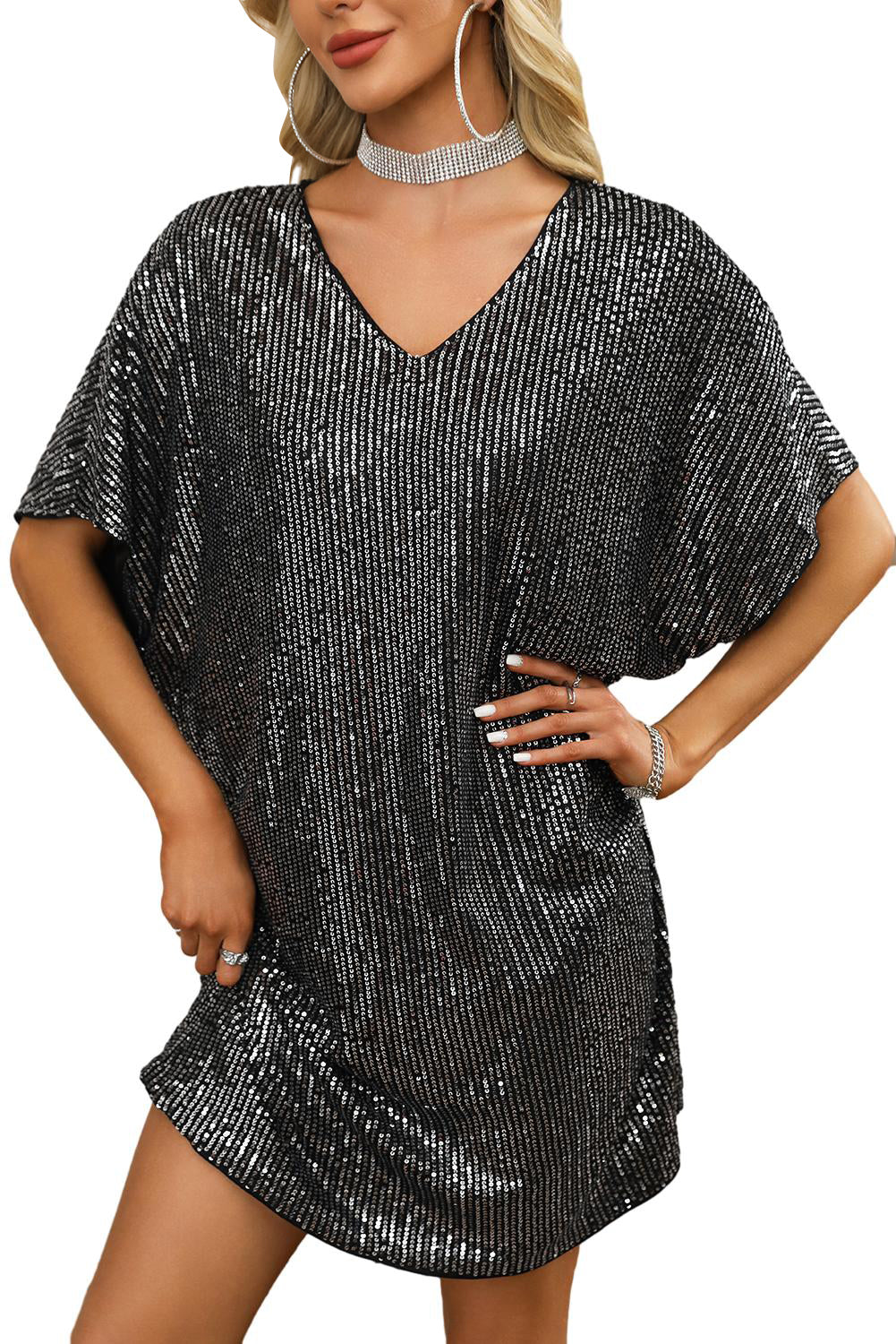 Robe droite gris foncé à paillettes, col en V, manches dolman