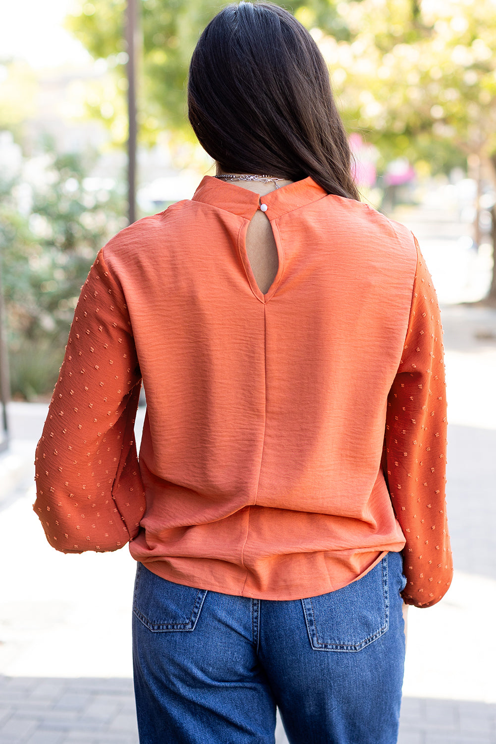 Russet Orange Swiss Dot Blobos Blusa suelta