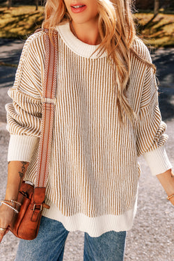 Ample textured knitting sweater with brown stripes with contrasting edges