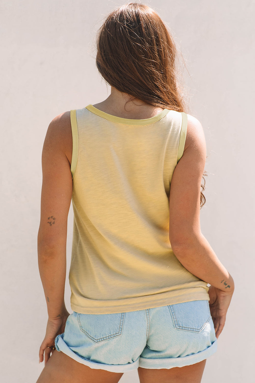 Glamor tank top with shiny metal edge *