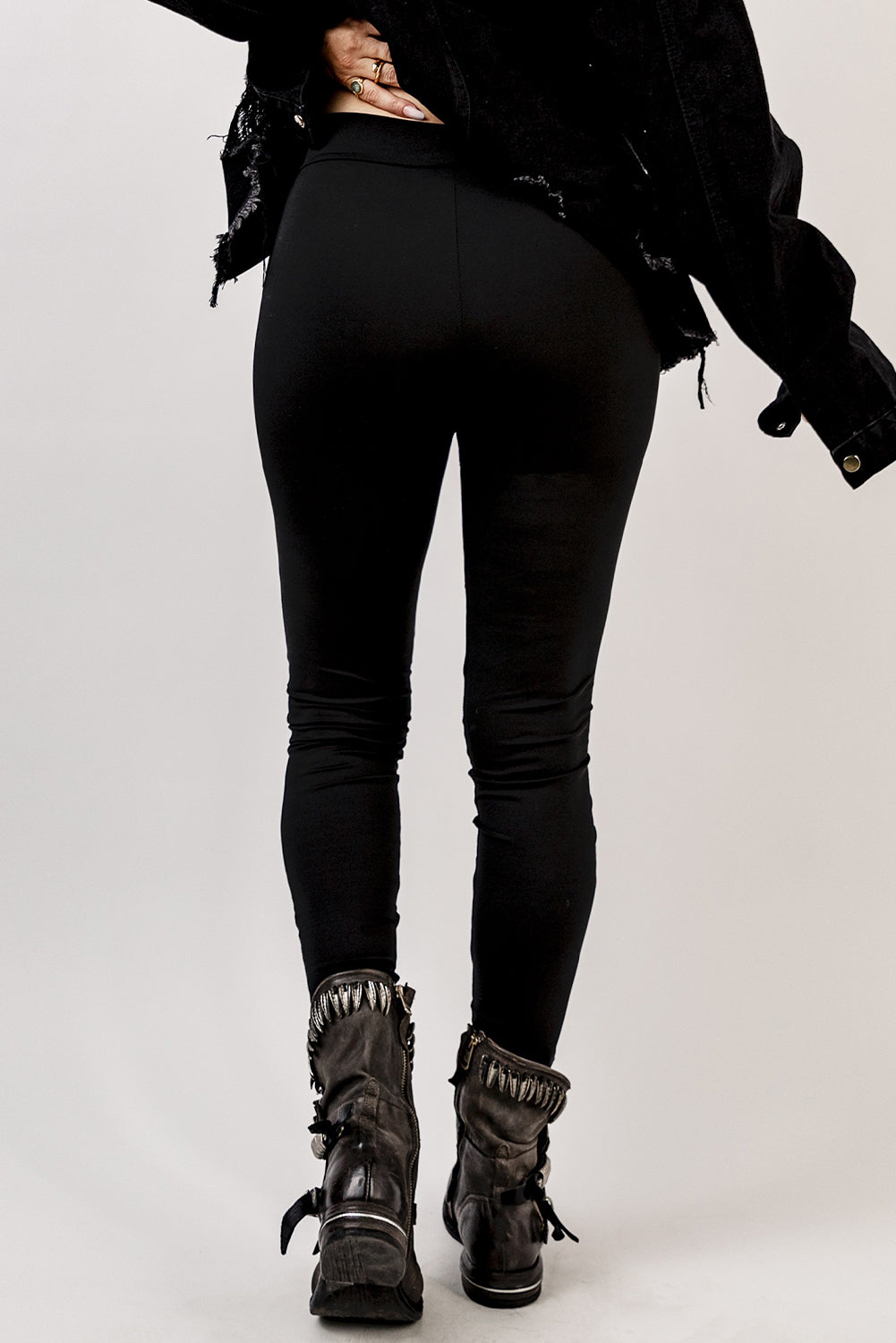 Schwarze Grommet Schnürung vorne Leggings