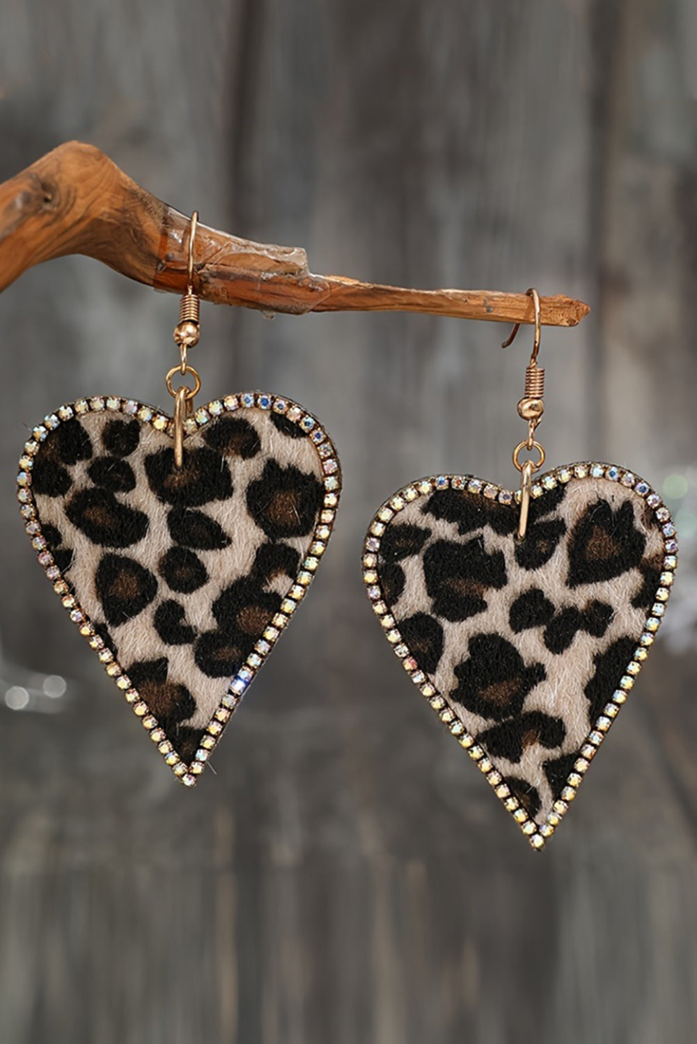 Boucles d'oreilles en forme de coeur à imprimé léopard avec bord en strass multicolore