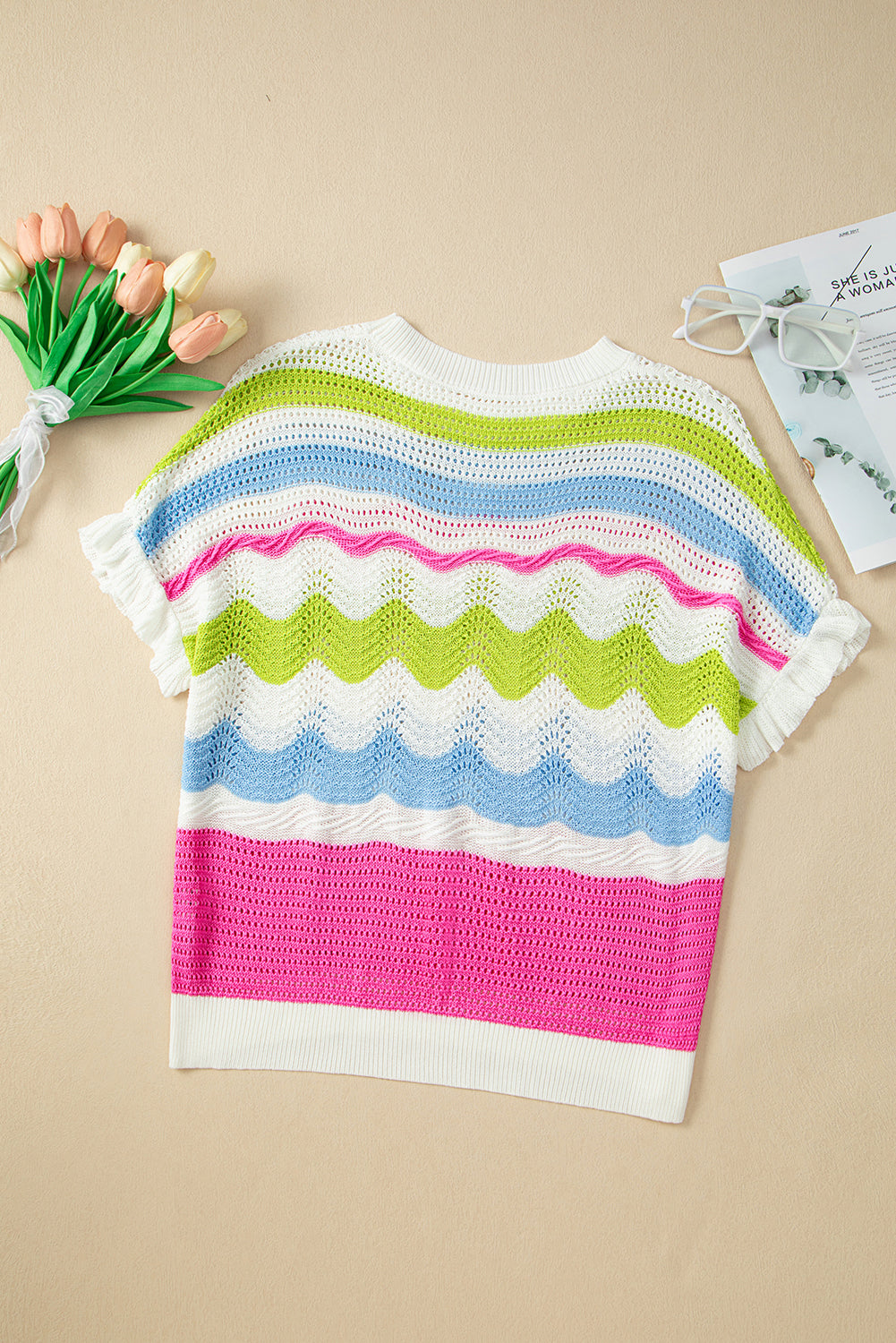 High white sweater with short sleeves and knitted ruffles in COLOR BLOCK hook