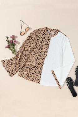 Detailed blouse with contrasting khaki leopard contrast bouton