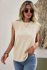 Beige t-shirt with bat handle and united textured neck