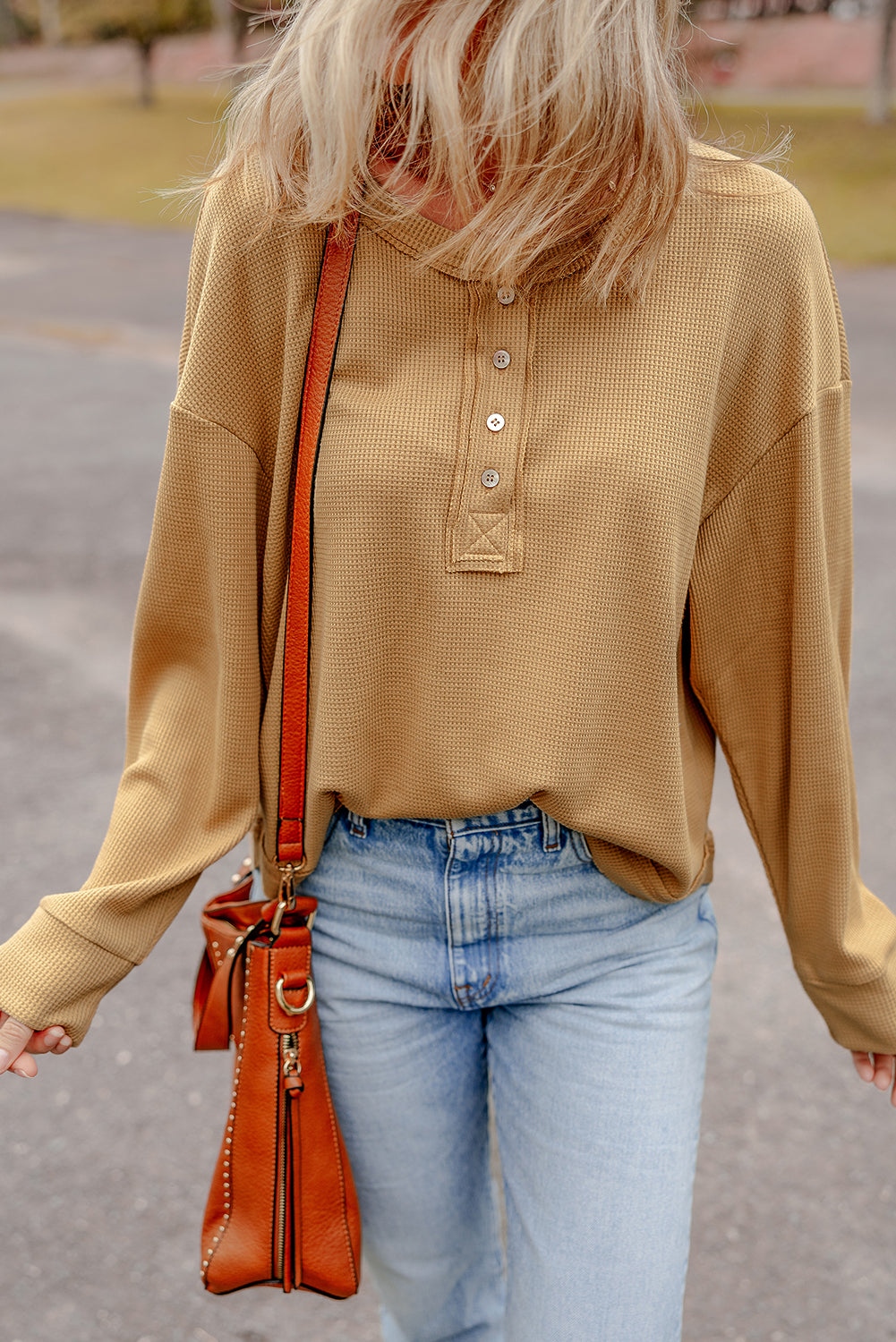 Top oversize a mezza spalla a goccia in maglia