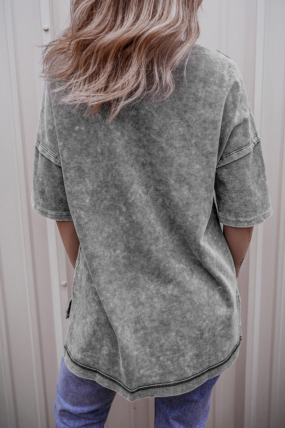 Camiseta de hombro sorprendida con hombros caídos y costuras expuestas, lavado de minerales, Filippin Gray