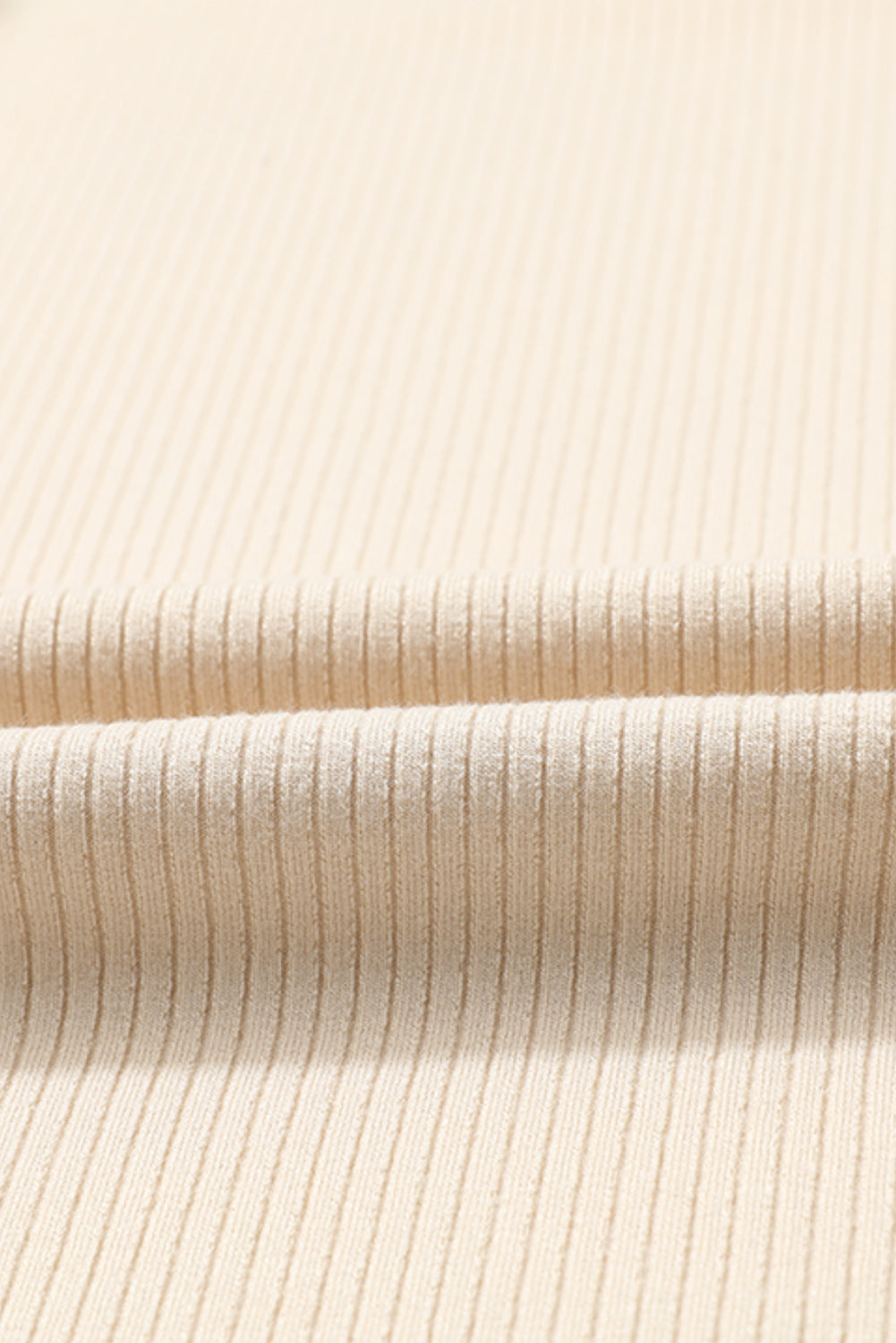 Haut en tricot côtelé à manches volantées en maille abricot Dotty