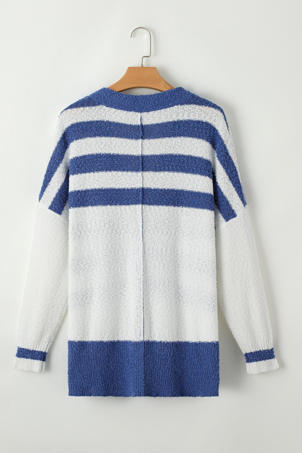 Cardigan pull haut bas boutonné à rayures bleues et col en V-A WOMAN WE LOVE
