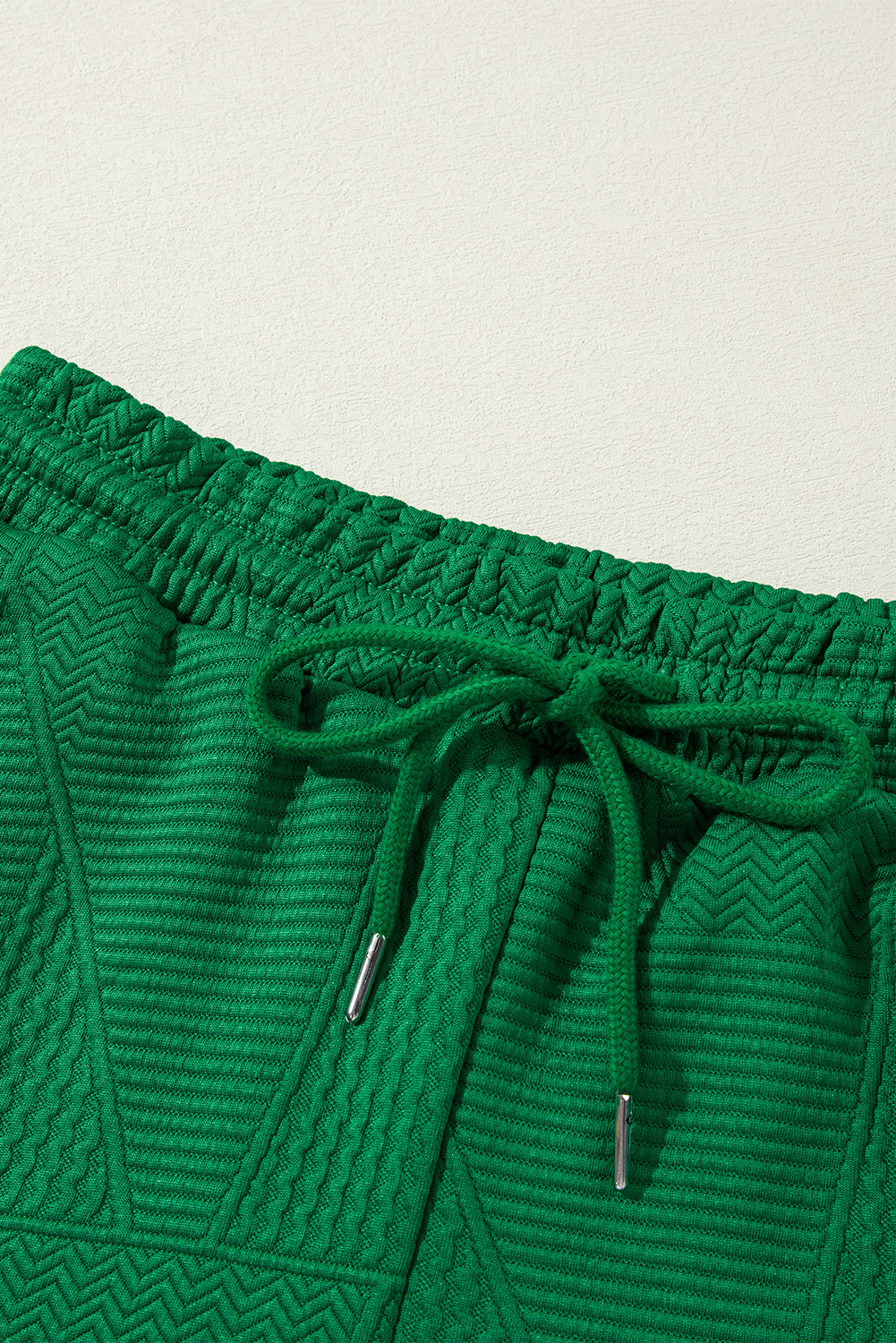Ensemble haut d'été à manches volantées vert foncé et pantalon court ample-A WOMAN WE LOVE