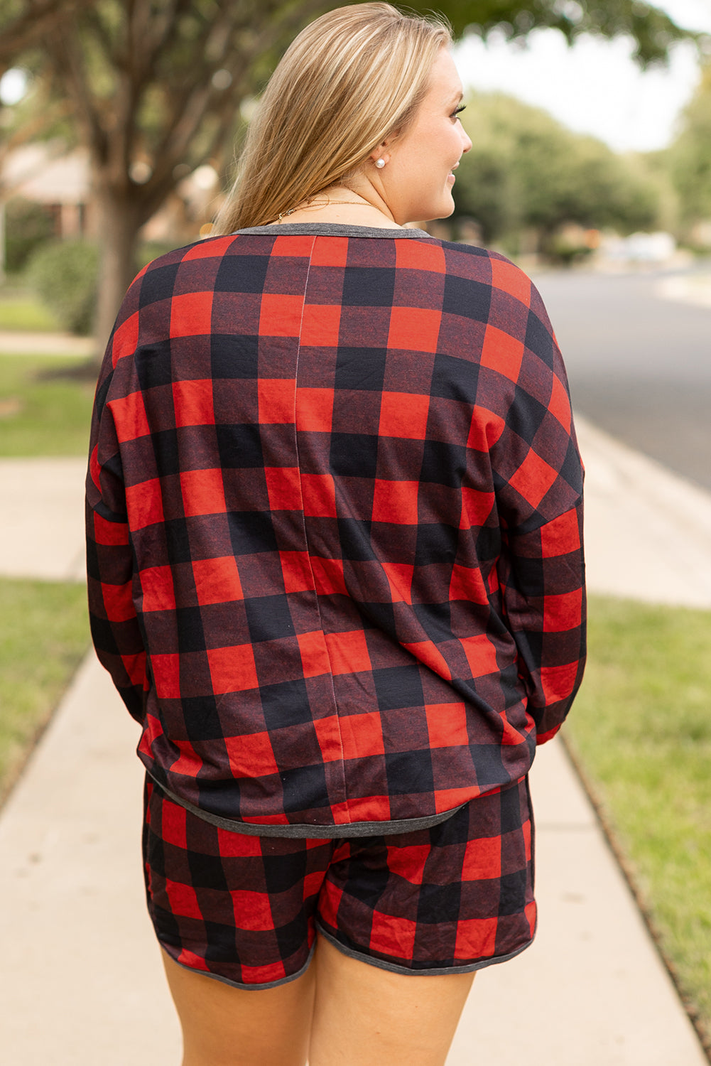 Fiery Red Christmas Buffalo Stampa Henley Top e Shorts Plus Times Set