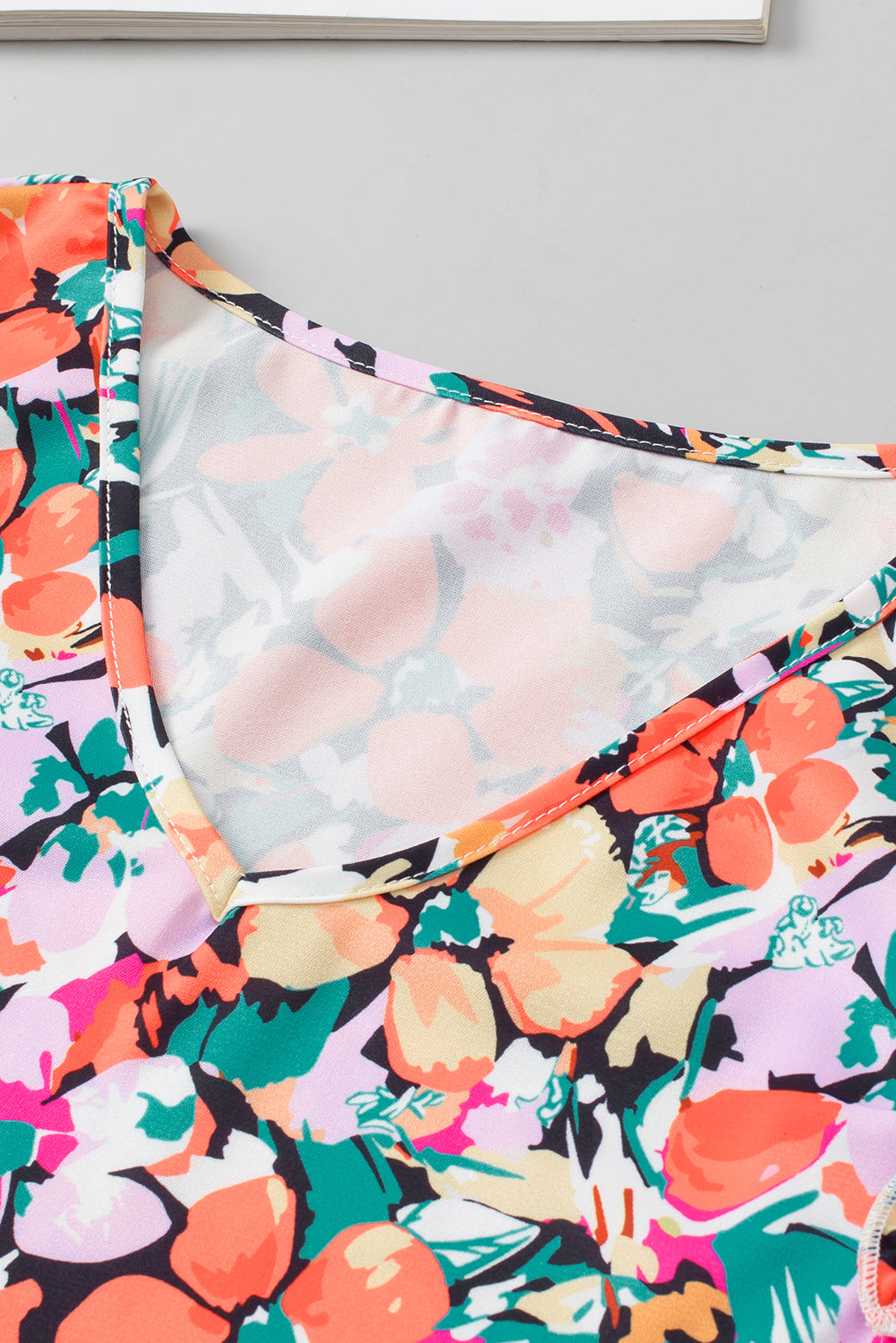 Blusa floral de manga con volantes con niveles multicolores