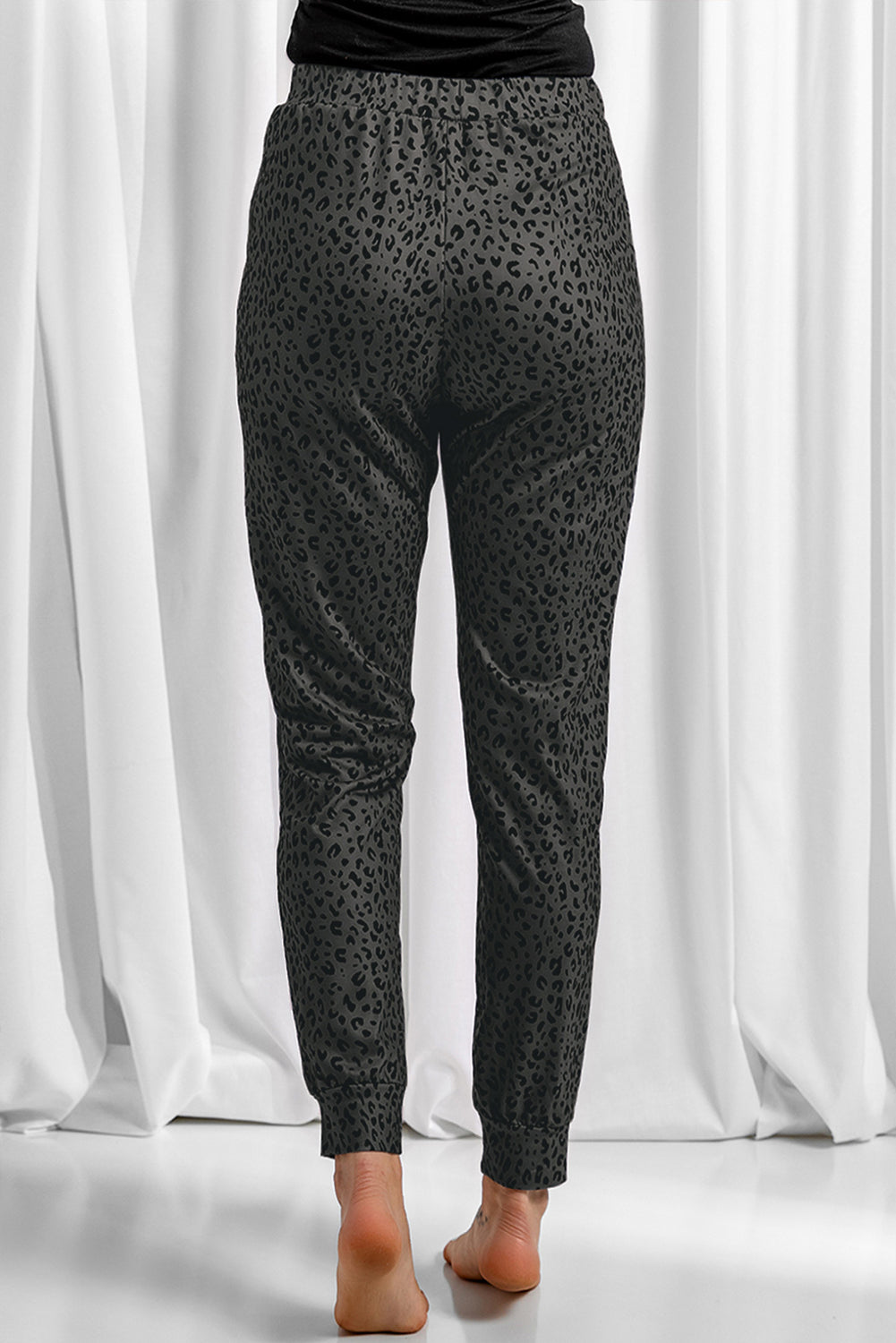 Joggers negros de leopardo Breezy