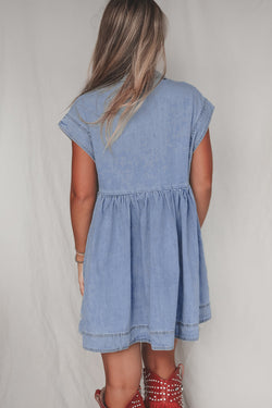 Babydoll in high -waisted denim with short sleeves *