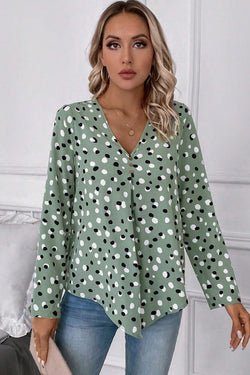 Green polka dot blouse and buttoned print *